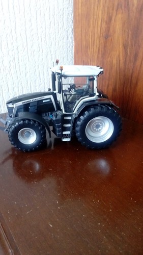 Universal hobbies massey - 1/32,