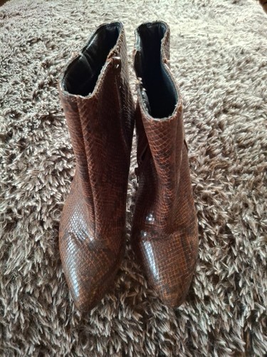 Ladies fabulous footwear - fabulous,