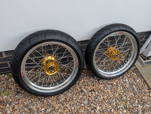 Excel takasago supermoto - 17",