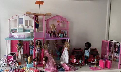 Barbie town house doll story - town, 3