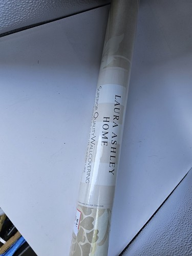 One roll laura ashley - of,
