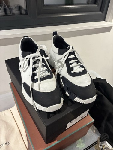 Hermes navy and - and, bouncing