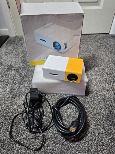 Portable wired projector - wired,