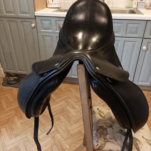 Bates innova dressage saddle - bates,