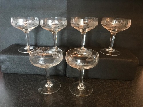 Set champagne glasses - champagne,