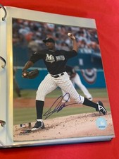 DONTRELLE WILLIS AUTOGRAPHED