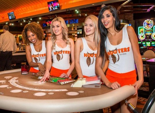 Hooters las vegas large - hooters,