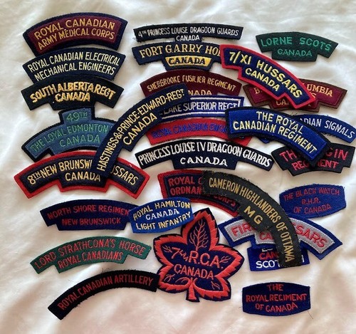 Canadian army cloth shoulder - canadian,