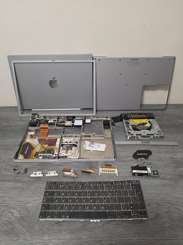 Apple powerbook m5884 - g4,