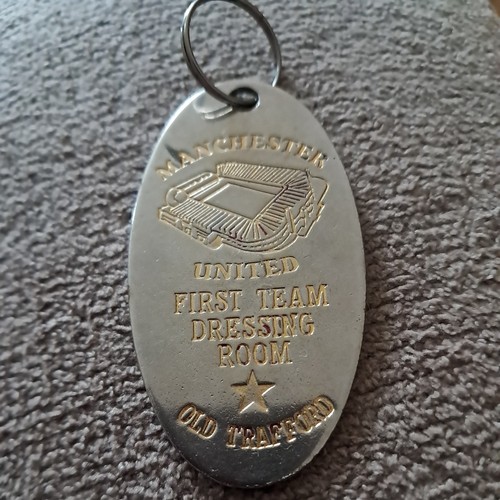 Man utd key ring - man,