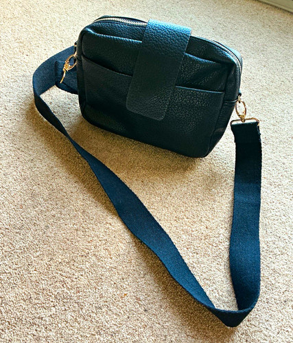 Oliver bonas black crossbody - oliver,