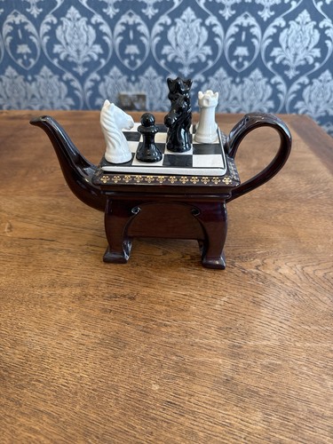 South west ceramics chessboard - west,