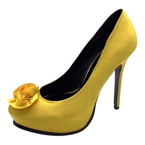 Holly willoughby platform - holly,