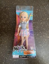 Moxie Girlz Avery - Sweet School Style Fashion Doll