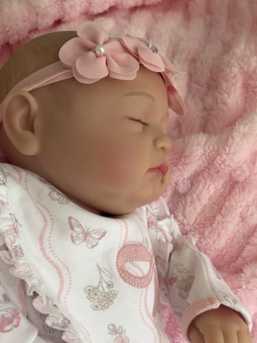 Beautiful reborn baby girl - a.,