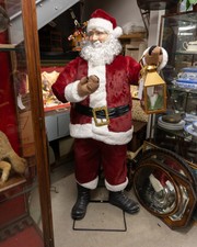 Deluxe Singing Santa