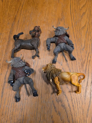 Disney store rare aslan - rare,