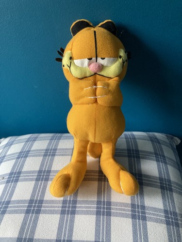 Garfield plush collectible - plush,