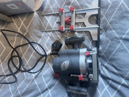 Router working electric corded