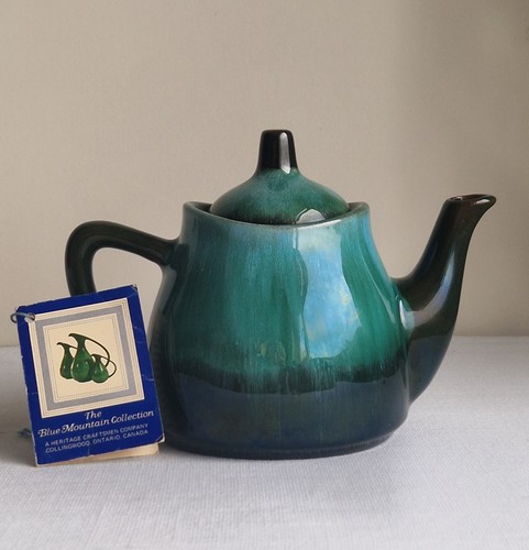 Blue mountain green - green, drip