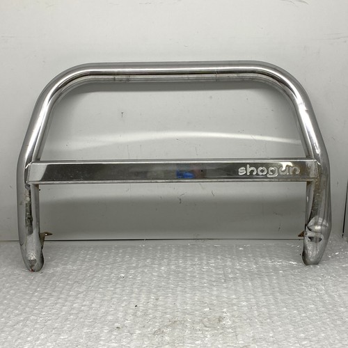 Front bull bar damaged - damaged, see