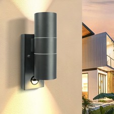 Outdoor Wall Light w/Motion