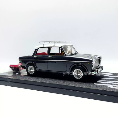 1981 retro classic sedan - 1/18,
