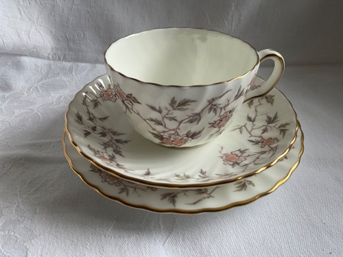 Pretty minton trio suzanne - minton,
