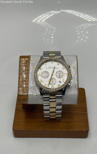 Authentic marc jacobs - by,
