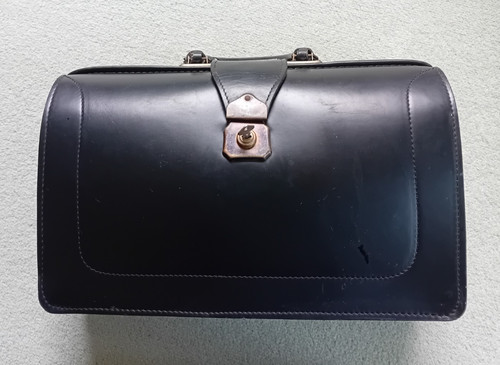 Vintage 1970s solid gladstone - solid,