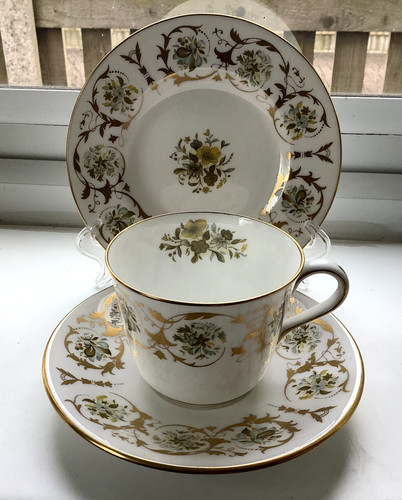 Vintage royal crown derby - royal,