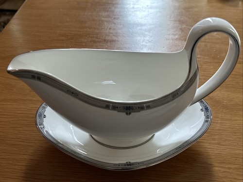 Wedgwood amherst gravy - amherst, boat