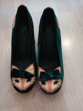 Unusual Tuk Court Shoe With Cute Fox Design