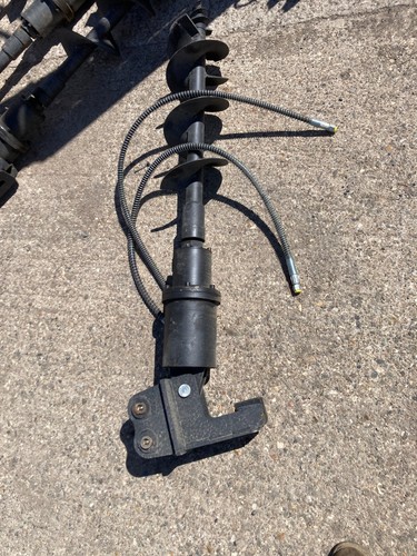 New unused post hole borer