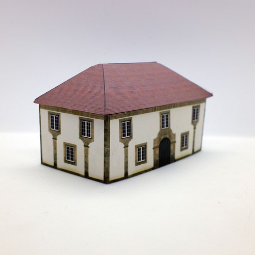 Gauge farmhouse building - n,