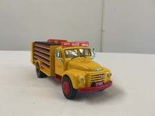 VOLVO TITAN WHITE METAL  MODEL
