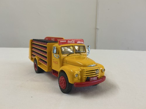 Volvo titan white metal - titan,