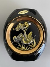 THE ART OF CHOKIN. 9.5cm BLACK COLLECTABLE VASE WITH 24KT GOLD TRIM. 