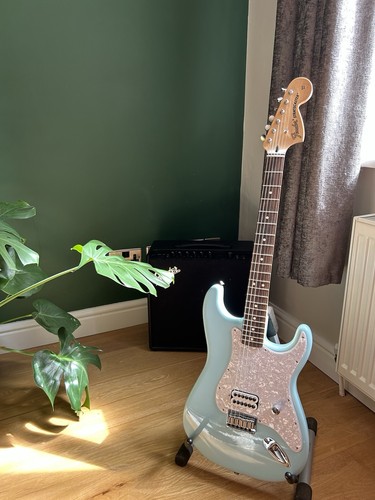 Tom delonge stratocaster 2023 - tom,