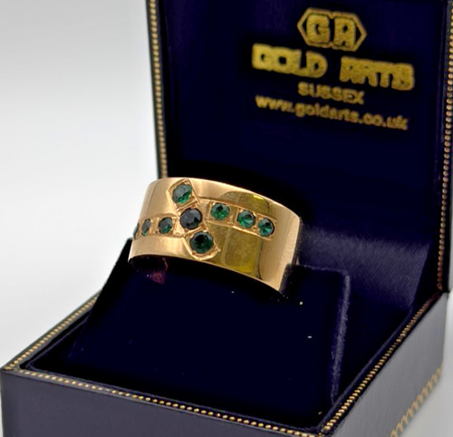 Gold ring green stone band - gold,