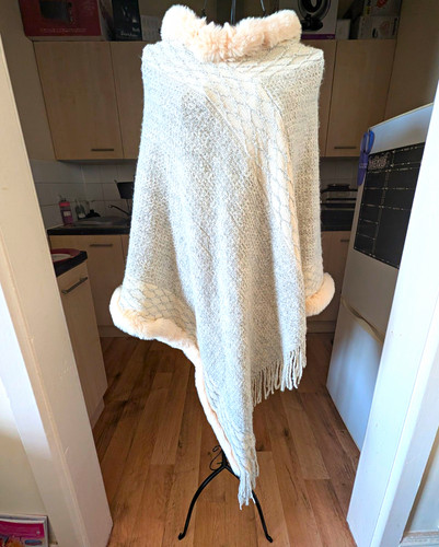 Women cream cable - women's, cable-knit