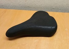 VINTAGE PADDED BICYCLE SADDLE/SEAT