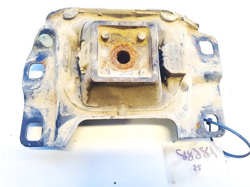Volvo v50 2004 engine mounting - volvo,