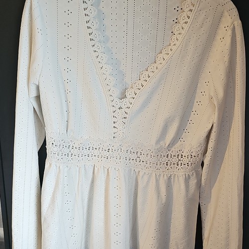 Women white solid eyelet - white,