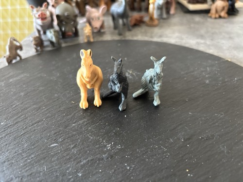 Kangaroo plastic toys - 3,