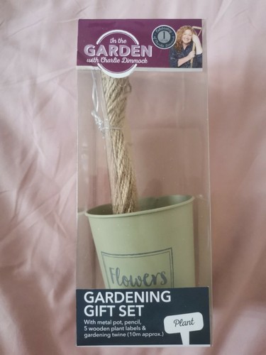 Charlie dimmock the garden - dimmock, in