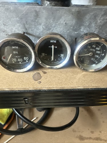 Smiths gauges classic car - gauges,