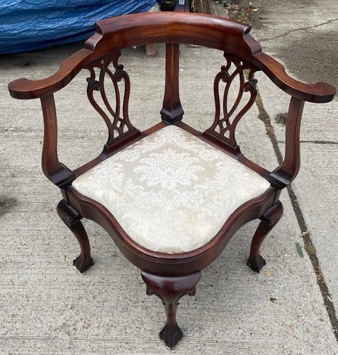 Reproduction chippendale style - reproduction,