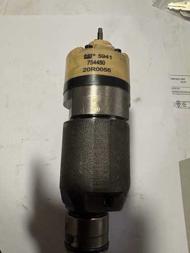 Cat c15 fuel - injector, part