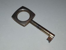 Pos 2) 1 Cabinet Key from Wilk